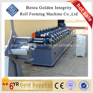 Roll forming machine, furring angle channel forming machine